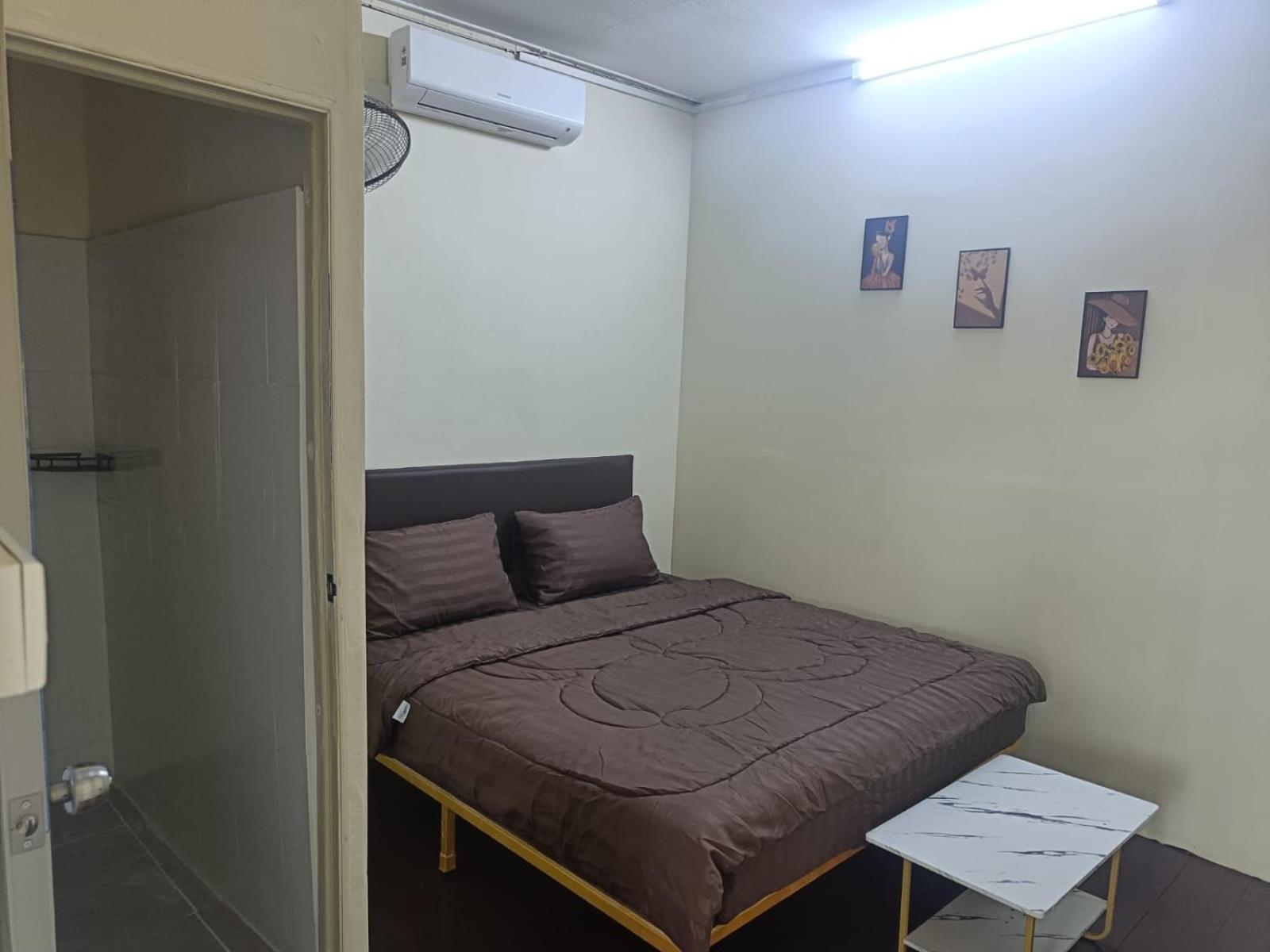 The House Hostel Bangkok Exterior photo